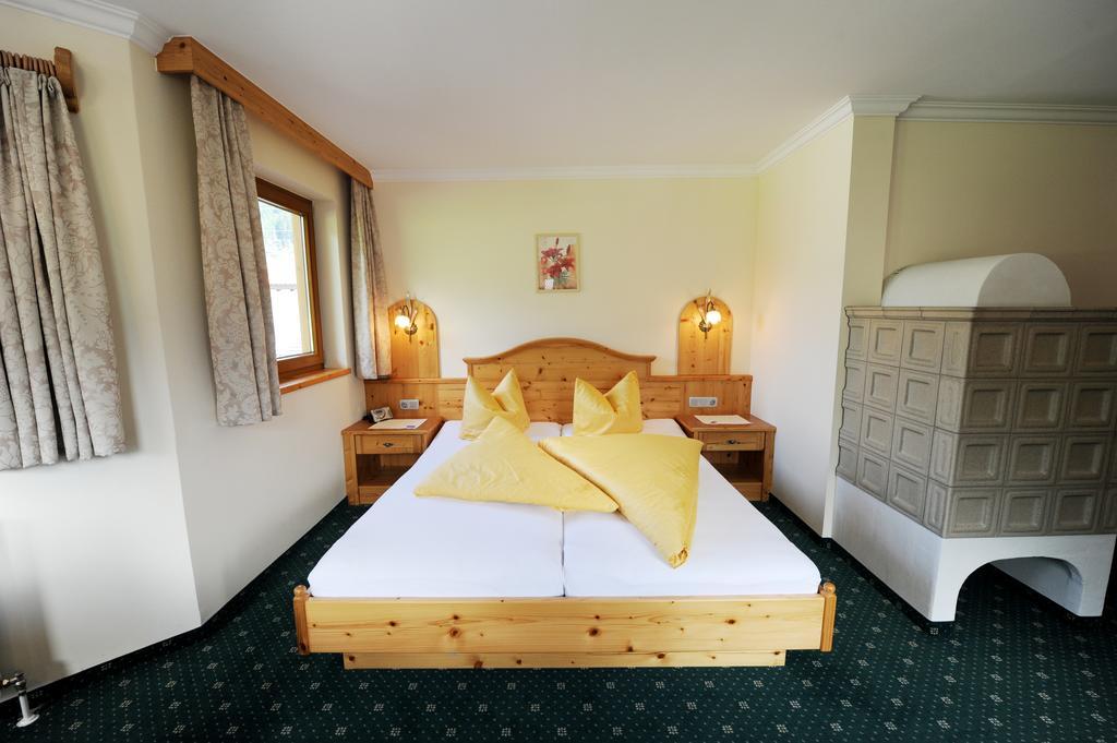 Hotel Garni Landhaus Platzer Zell am Ziller Ngoại thất bức ảnh
