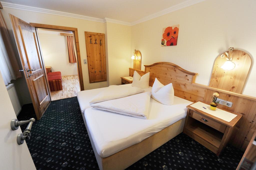 Hotel Garni Landhaus Platzer Zell am Ziller Ngoại thất bức ảnh