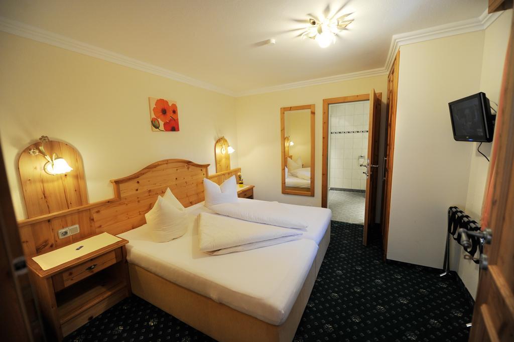 Hotel Garni Landhaus Platzer Zell am Ziller Ngoại thất bức ảnh